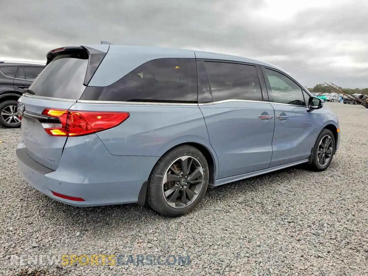 3 Photograph of a damaged car 5FNRL6H98RB058599 HONDA ODYSSEY 2024