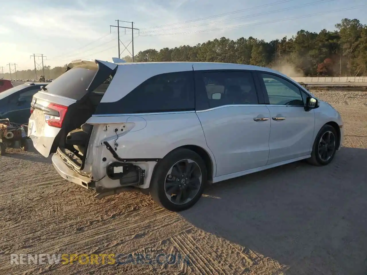 3 Photograph of a damaged car 5FNRL6H99RB059924 HONDA ODYSSEY 2024