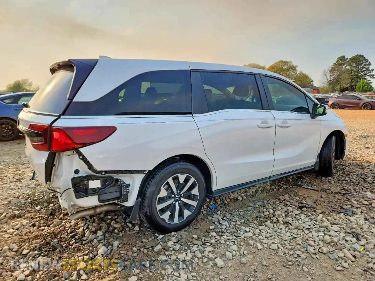 3 Photograph of a damaged car 5FNRL6H64SB043268 HONDA ODYSSEY 2025