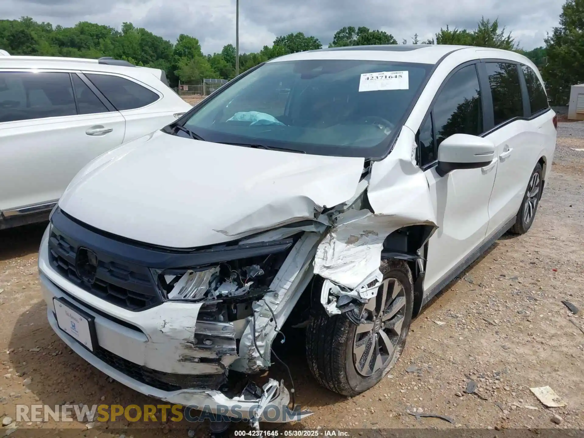 2 Photograph of a damaged car 5FNRL6H66SB008666 HONDA ODYSSEY 2025