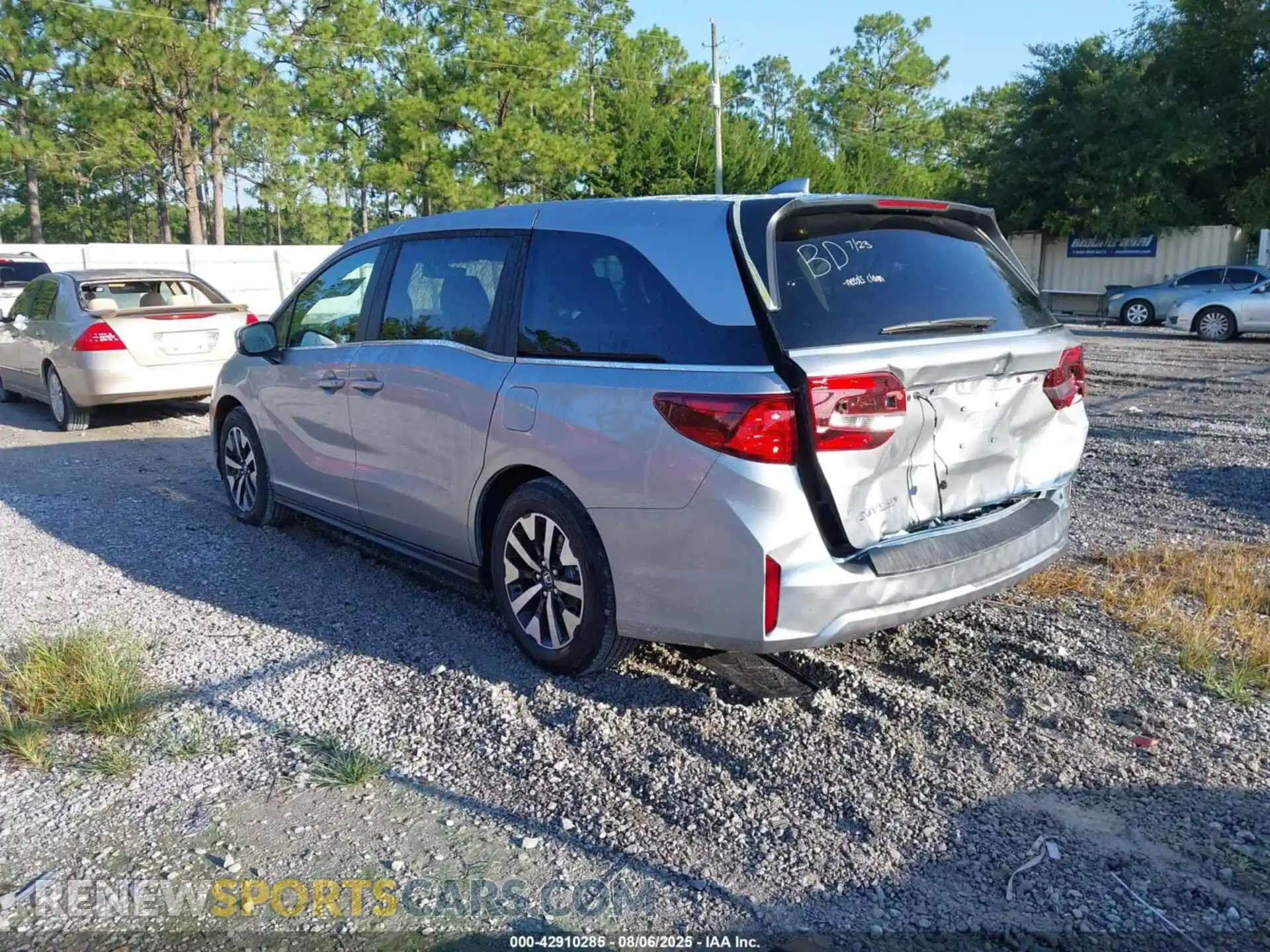 3 Photograph of a damaged car 5FNRL6H66SB085294 HONDA ODYSSEY 2025