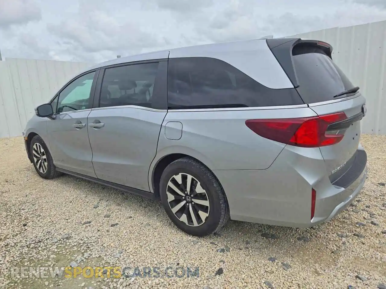 2 Photograph of a damaged car 5FNRL6H68SB084843 HONDA ODYSSEY 2025