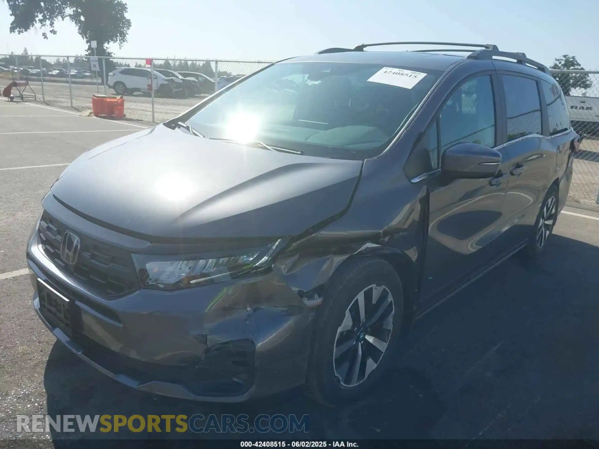 2 fotografías del automóvil dañado 5FNRL6H69SB032086 HONDA ODYSSEY 2025