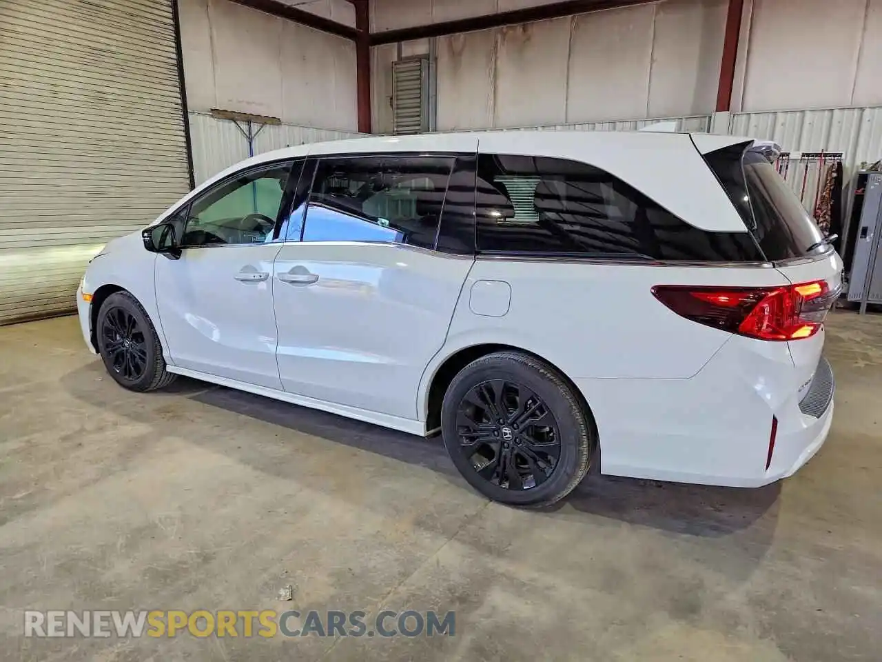 2 Photograph of a damaged car 5FNRL6H71SB057475 HONDA ODYSSEY 2025