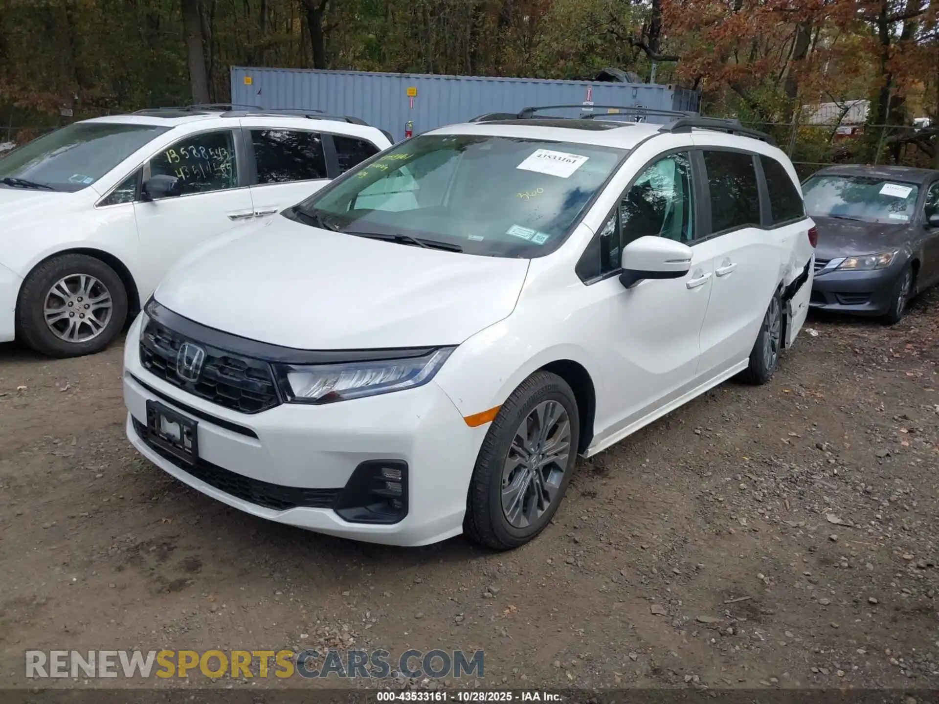 2 fotografías del automóvil dañado 5FNRL6H80SB006123 HONDA ODYSSEY 2025