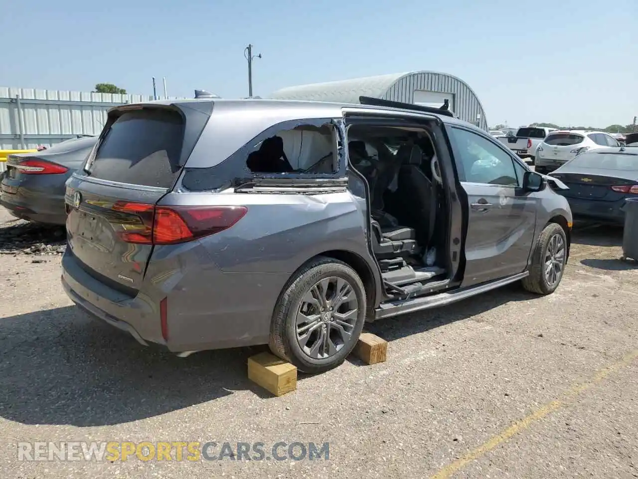 3 Photograph of a damaged car 5FNRL6H80SB014352 HONDA ODYSSEY 2025