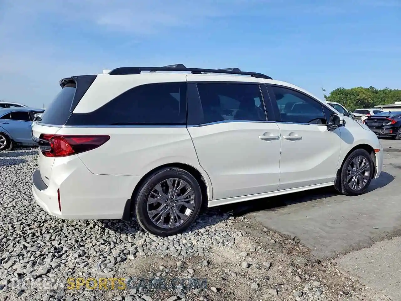 3 Photograph of a damaged car 5FNRL6H80SB016053 HONDA ODYSSEY 2025