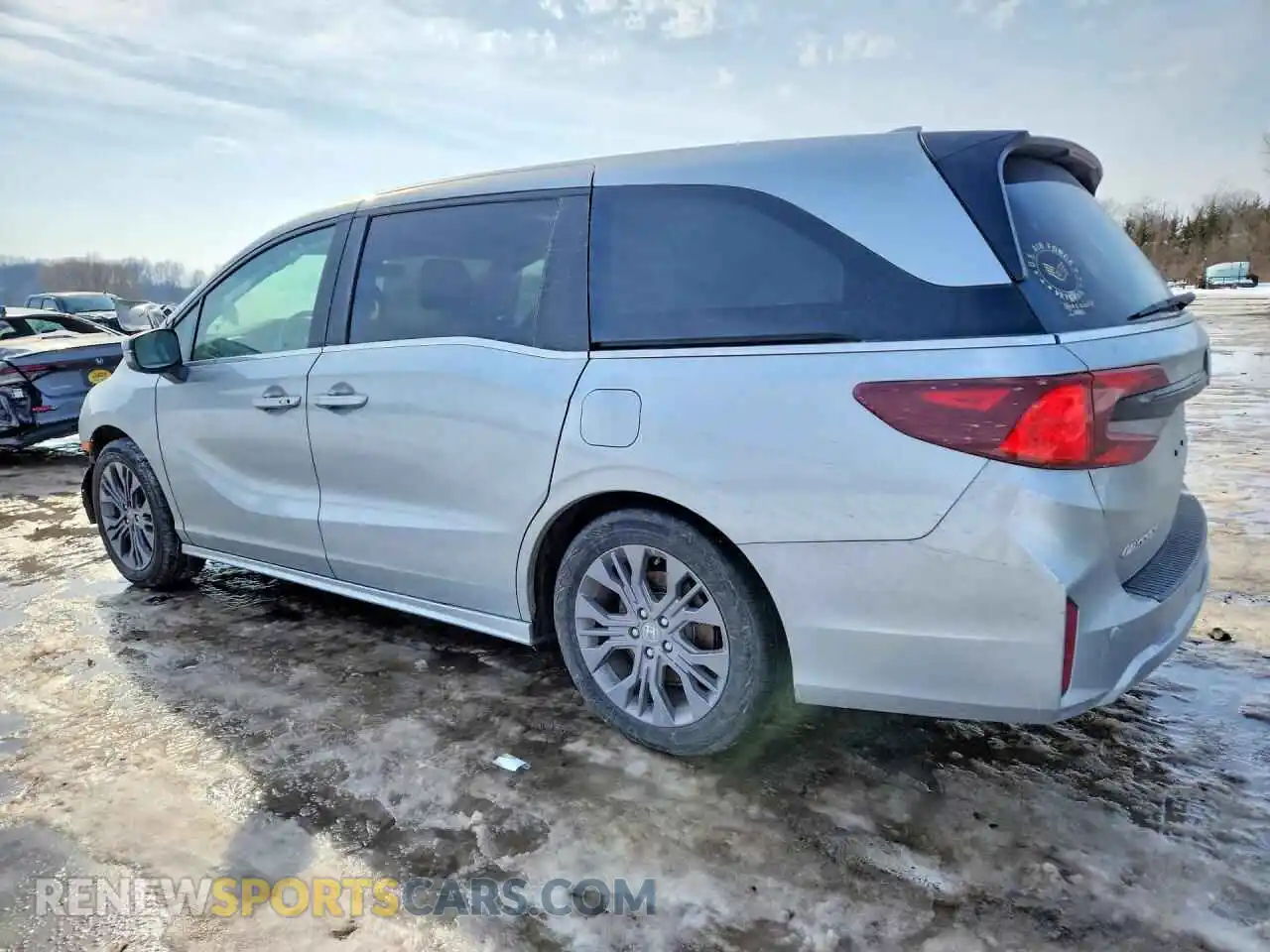 2 Photograph of a damaged car 5FNRL6H84SB019490 HONDA ODYSSEY 2025