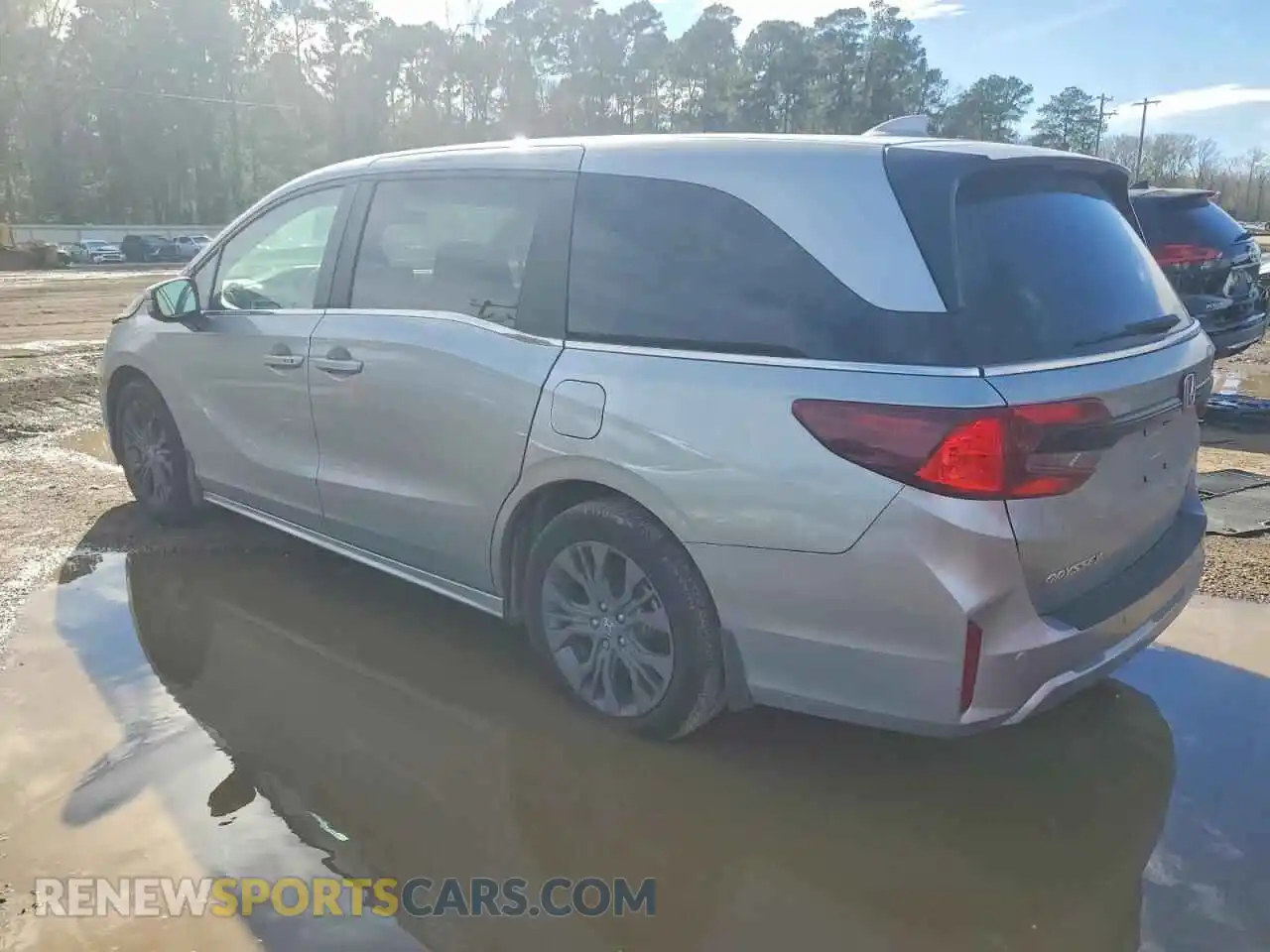 2 Photograph of a damaged car 5FNRL6H85SB009289 HONDA ODYSSEY 2025