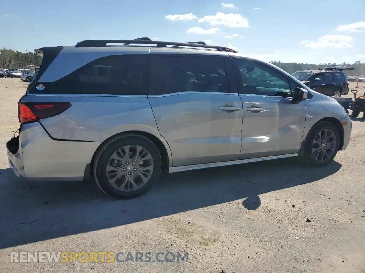 3 Photograph of a damaged car 5FNRL6H86SB025758 HONDA ODYSSEY 2025