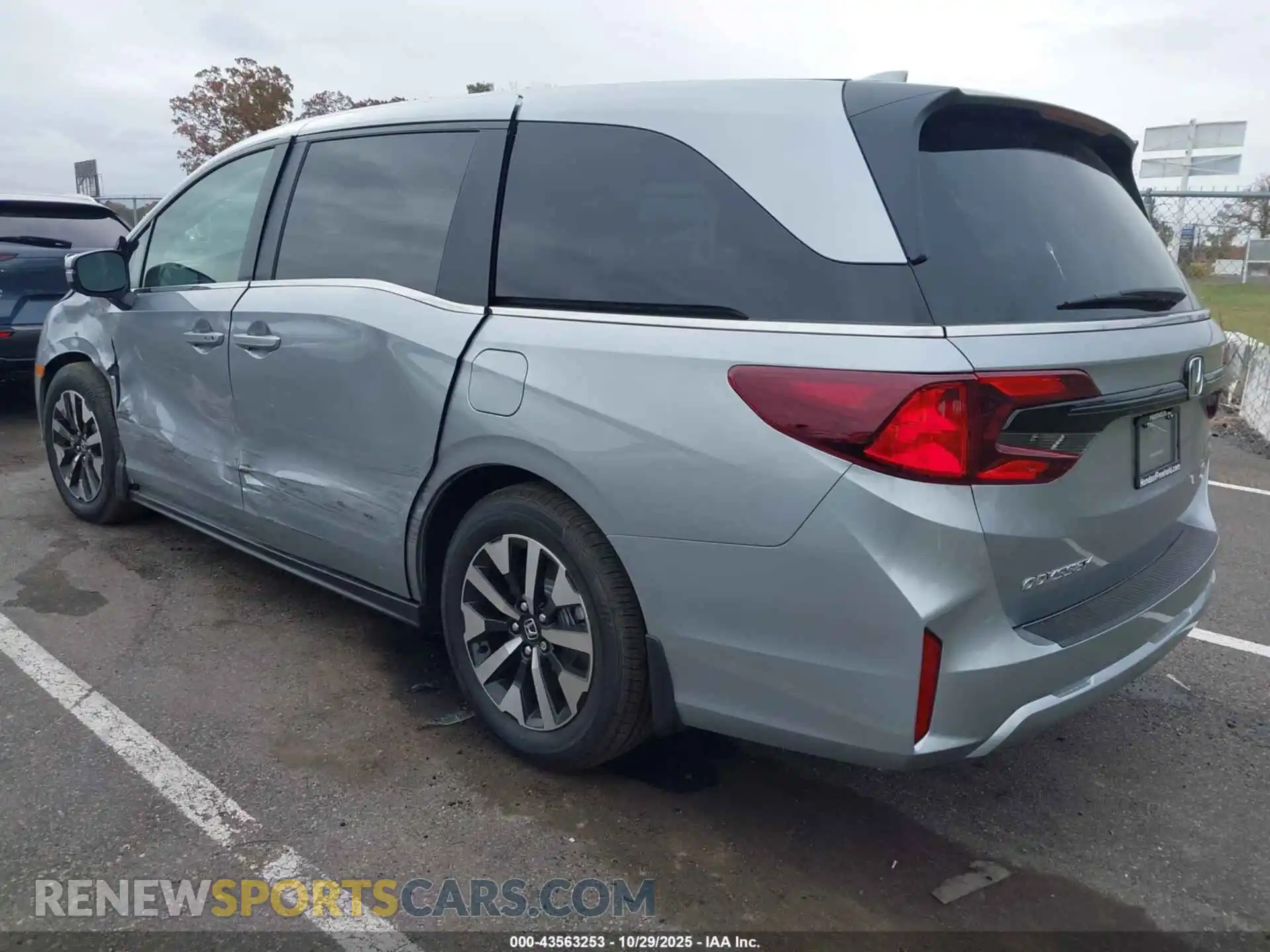 3 Photograph of a damaged car 5FNRL6H64TB010692 HONDA ODYSSEY 2026