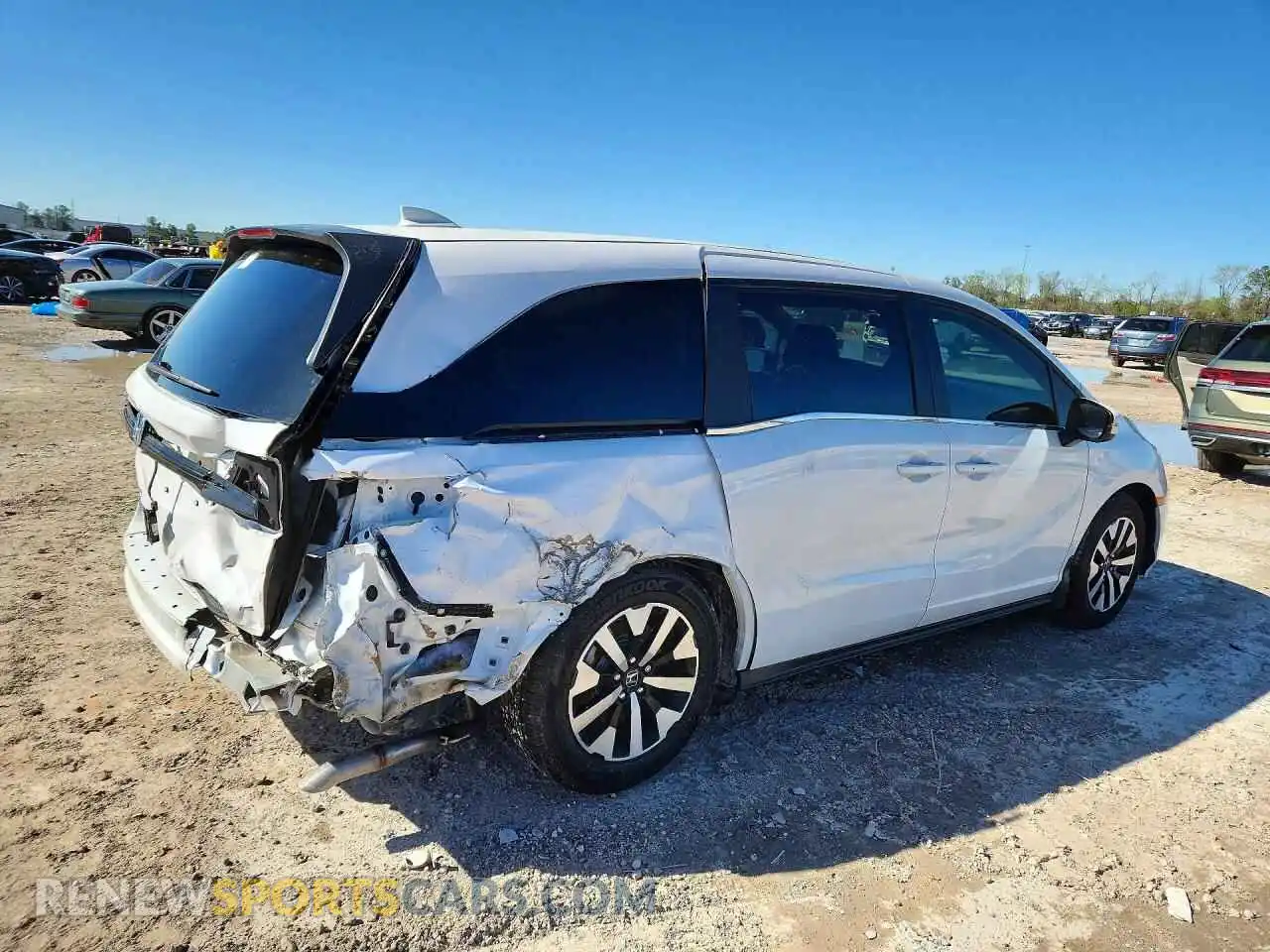 3 Photograph of a damaged car 5FNRL6H65TB007249 HONDA ODYSSEY 2026