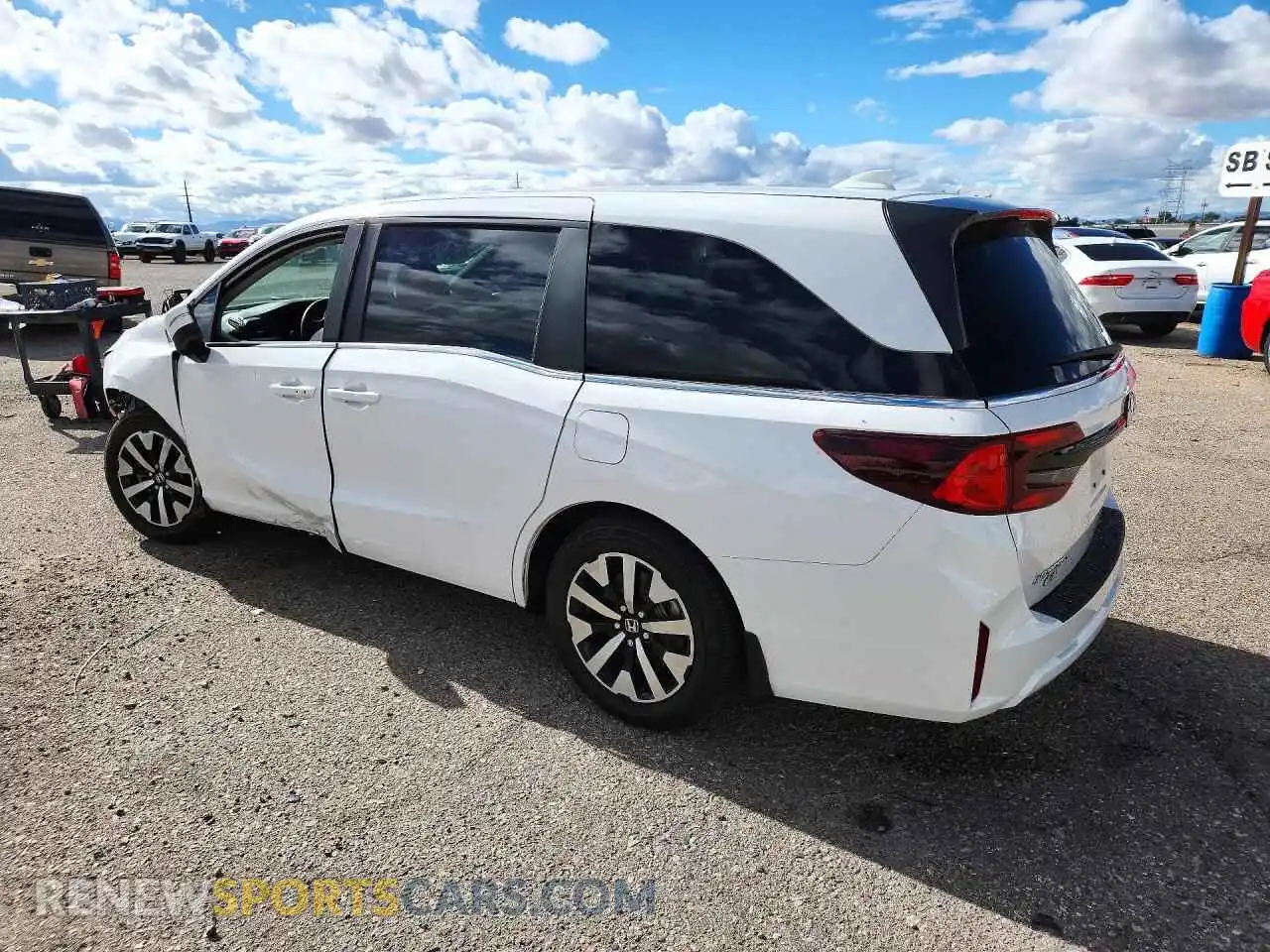 2 fotografías del automóvil dañado 5FNRL6H65TB027002 HONDA ODYSSEY 2026