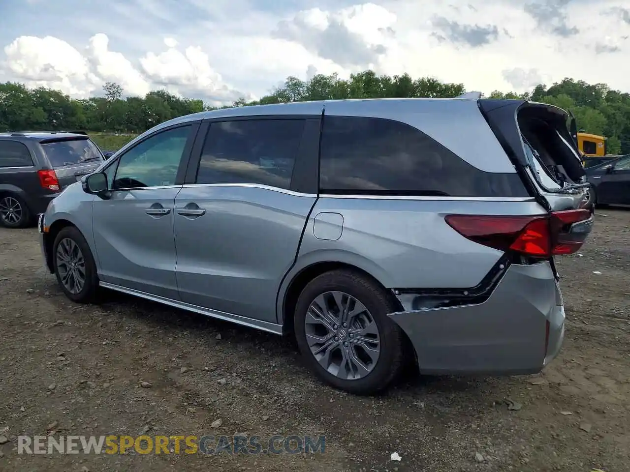 2 Photograph of a damaged car 5FNRL6H86TB031982 HONDA ODYSSEY 2026