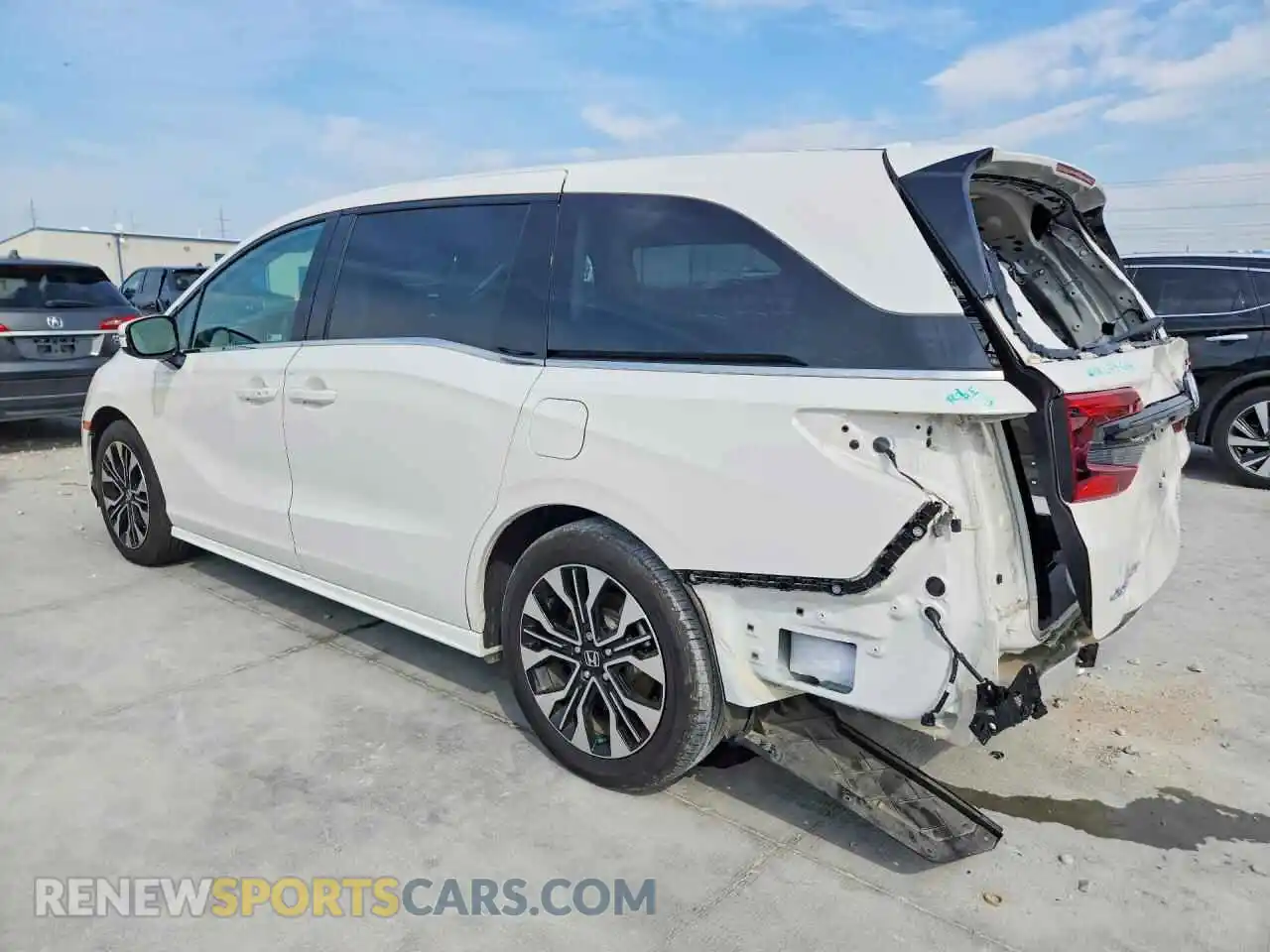 2 Photograph of a damaged car 5FNRL6H92TB002357 HONDA ODYSSEY 2026