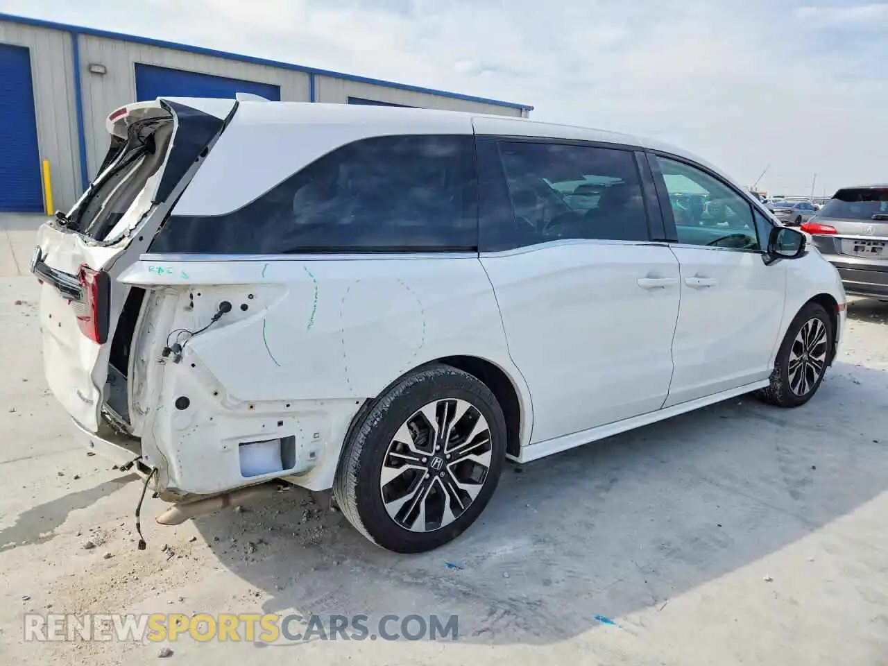 3 Photograph of a damaged car 5FNRL6H92TB002357 HONDA ODYSSEY 2026