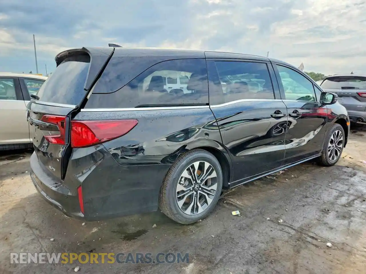 3 Photograph of a damaged car 5FNRL6H98TB080318 HONDA ODYSSEY 2026