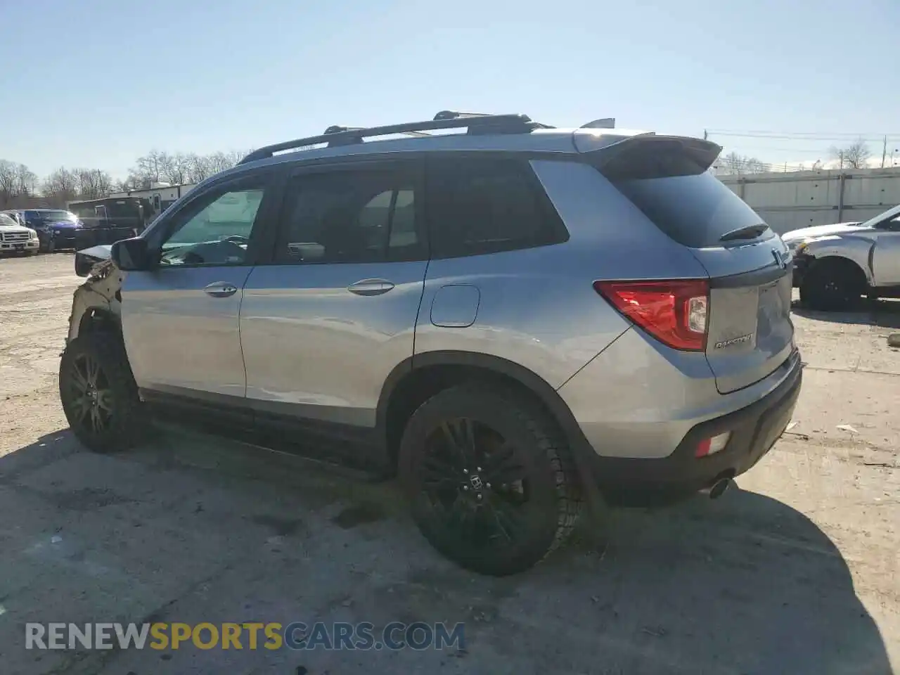 2 fotografías del automóvil dañado 5FNYF8H24KB020004 HONDA PASSPORT 2019
