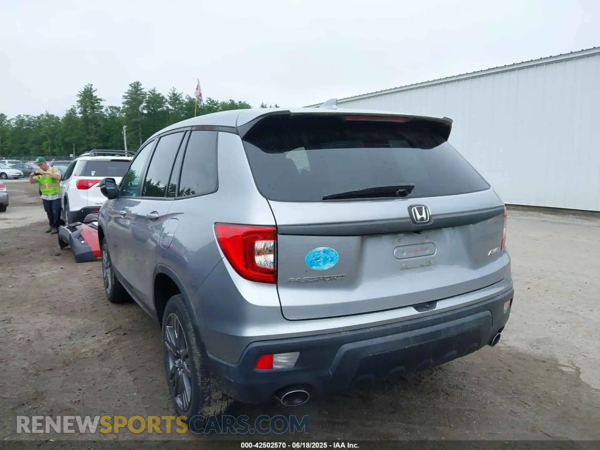3 Фотография поврежденного автомобиля 5FNYF8H54KB007201 HONDA PASSPORT 2019