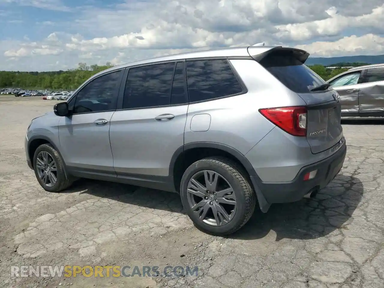 2 fotografías del automóvil dañado 5FNYF8H5XKB019773 HONDA PASSPORT 2019