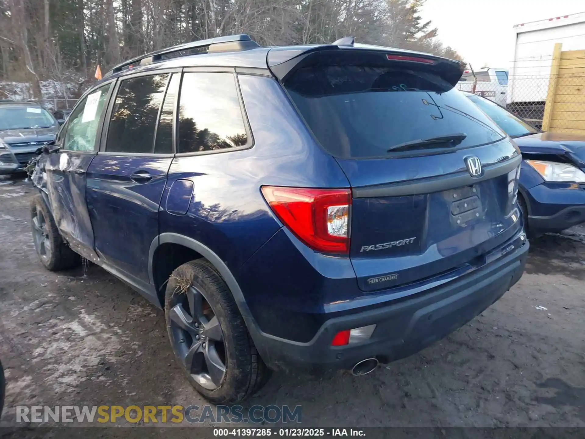 3 Photograph of a damaged car 5FNYF8H97KB013495 HONDA PASSPORT 2019