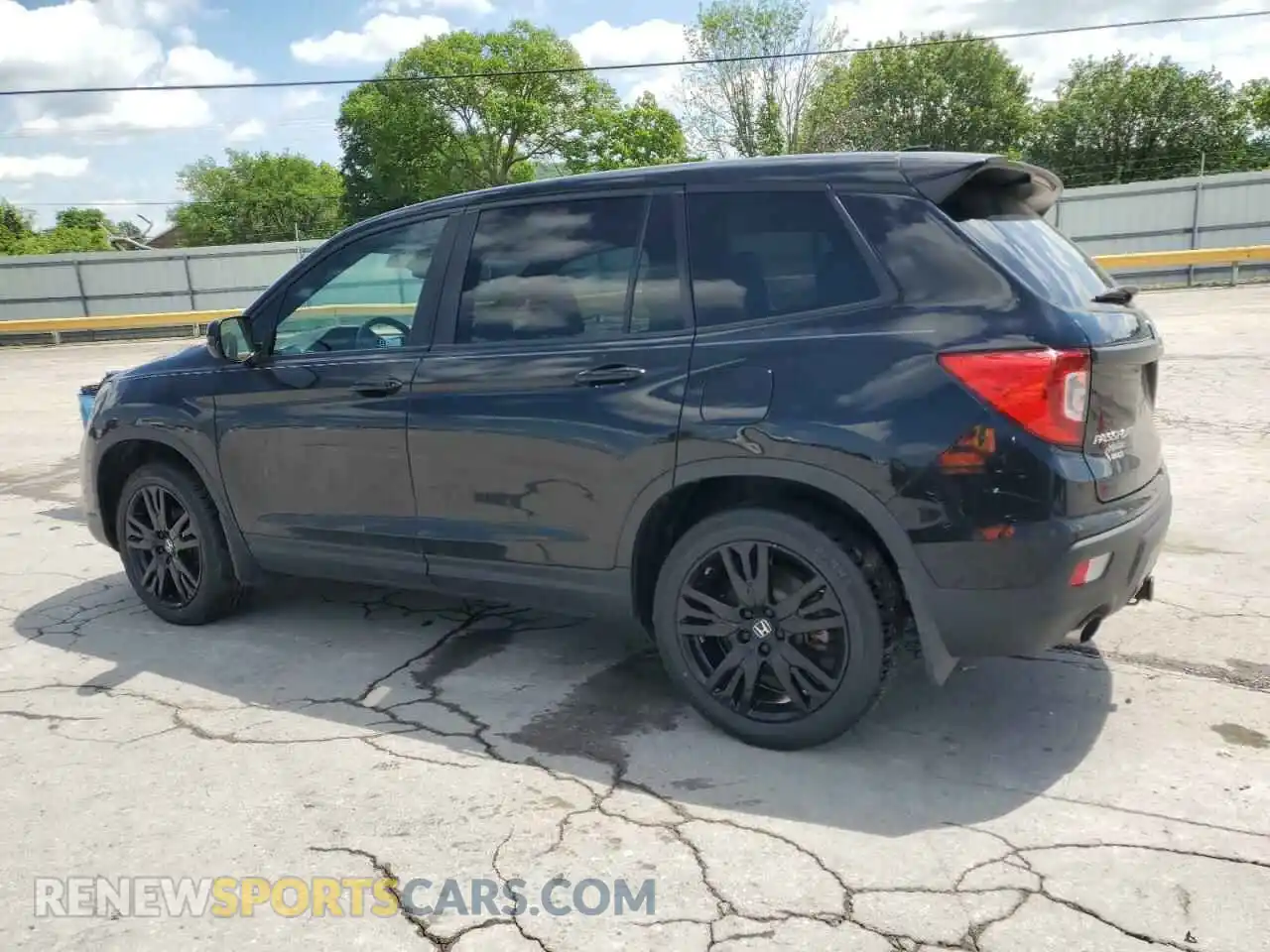 2 Photograph of a damaged car 5FNYF7H29MB014499 HONDA PASSPORT 2021