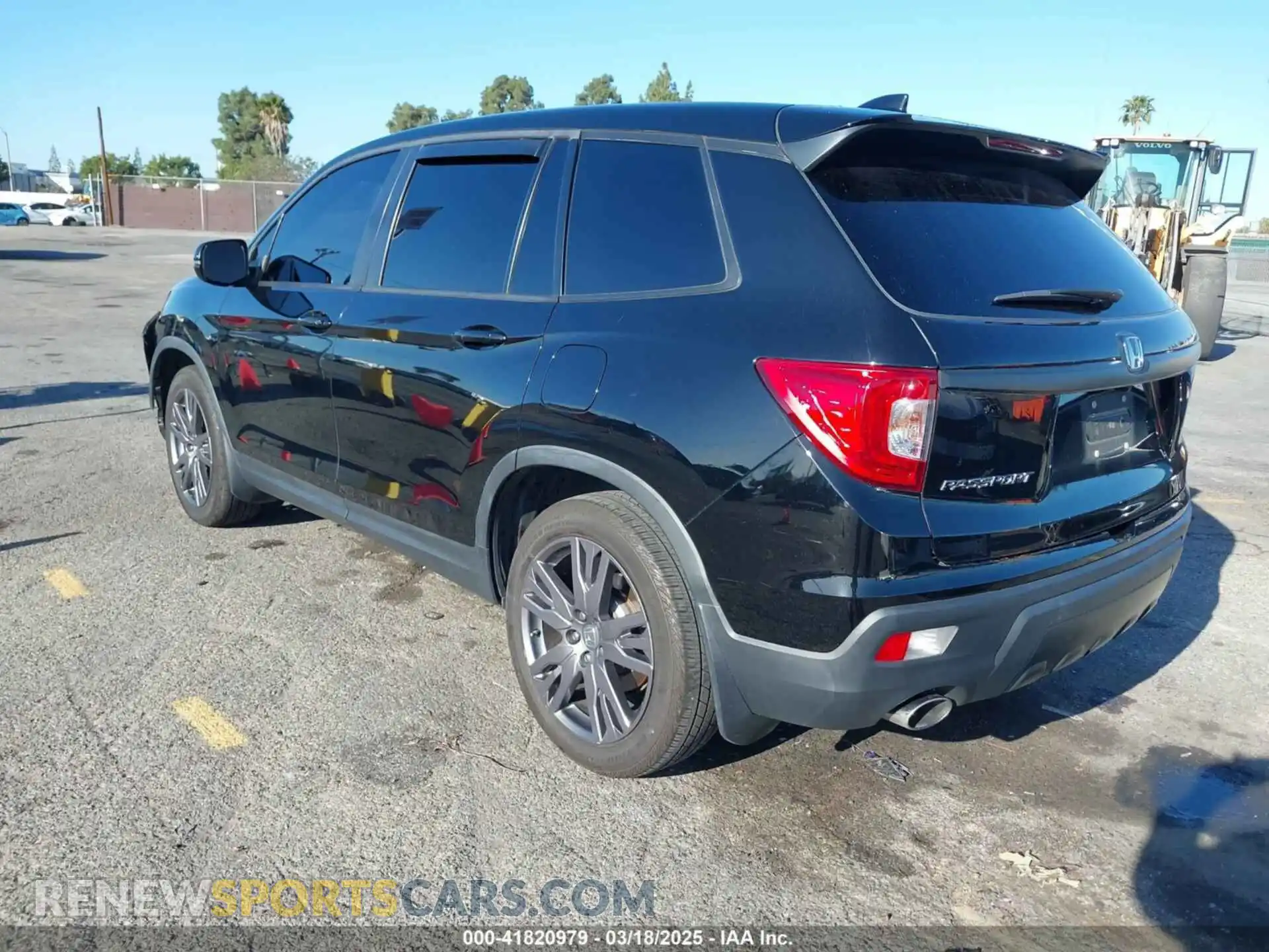 3 Photograph of a damaged car 5FNYF7H56MB012736 HONDA PASSPORT 2021