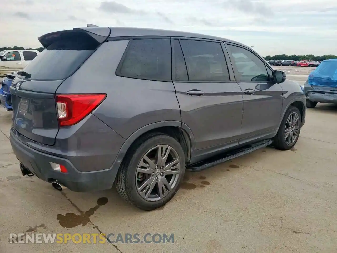 3 Photograph of a damaged car 5FNYF7H59MB003187 HONDA PASSPORT 2021