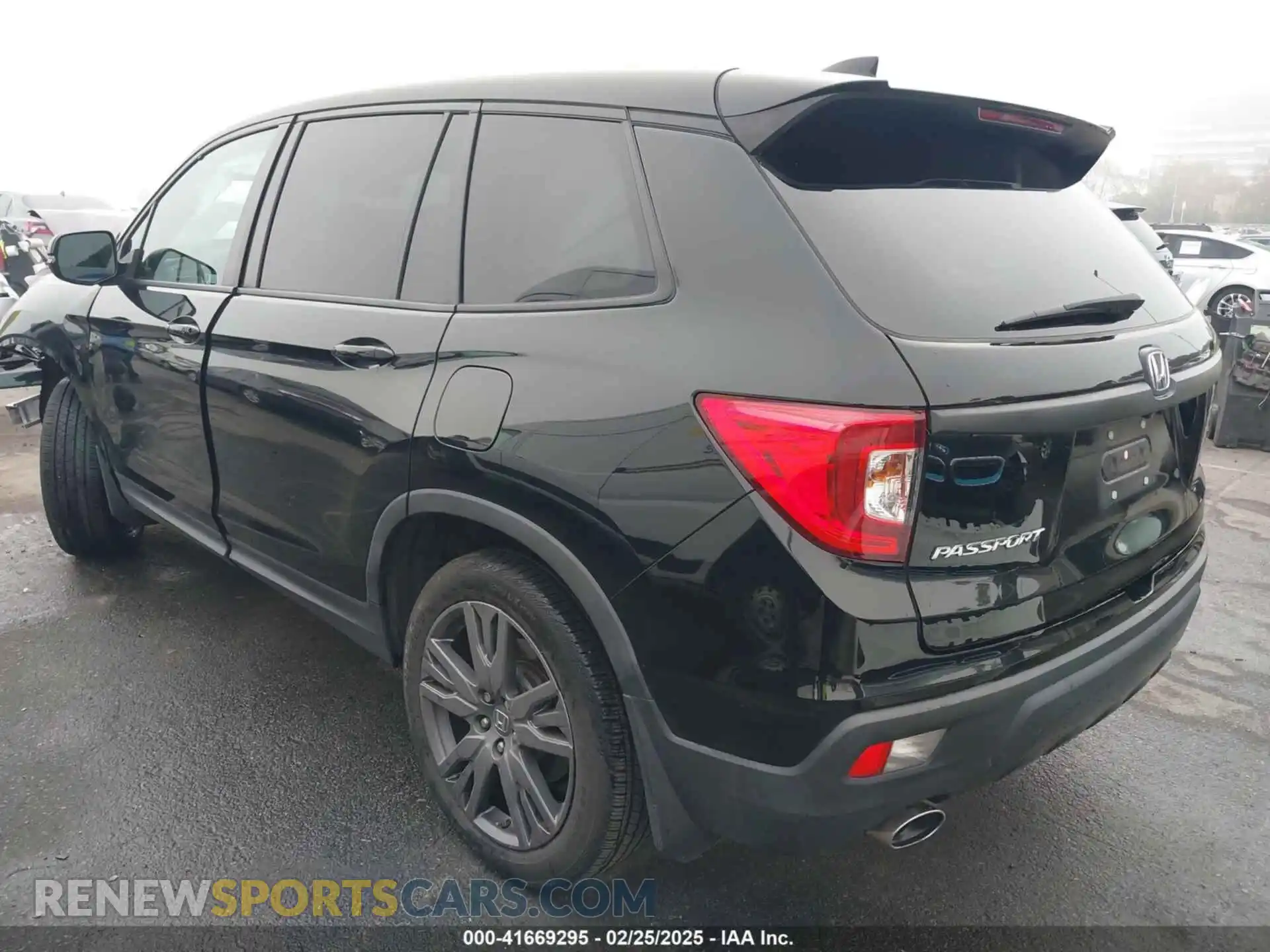 3 Photograph of a damaged car 5FNYF7H5XMB013923 HONDA PASSPORT 2021