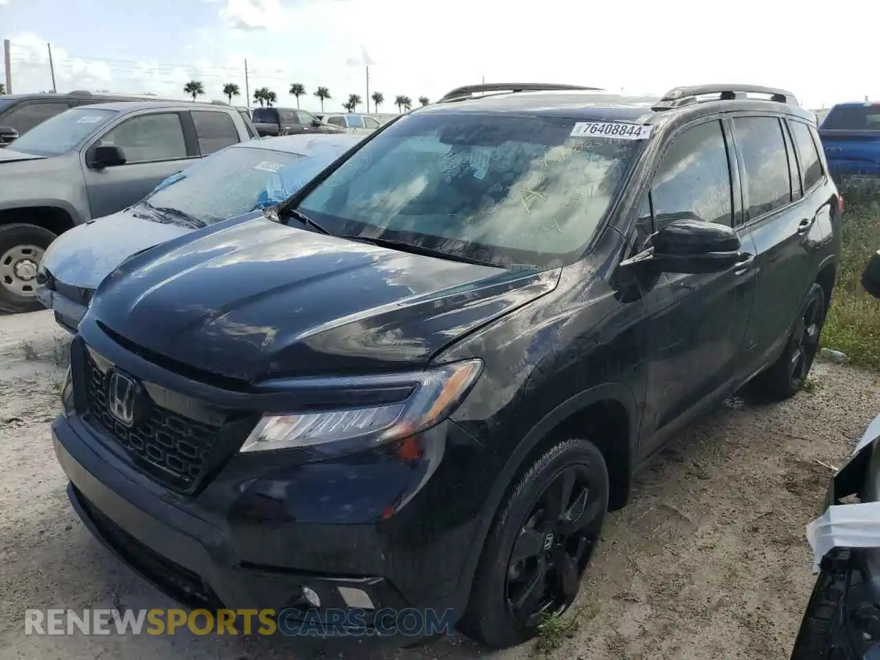 1 Photograph of a damaged car 5FNYF8H00MB010068 HONDA PASSPORT 2021