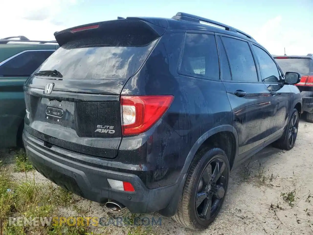 3 Photograph of a damaged car 5FNYF8H00MB010068 HONDA PASSPORT 2021