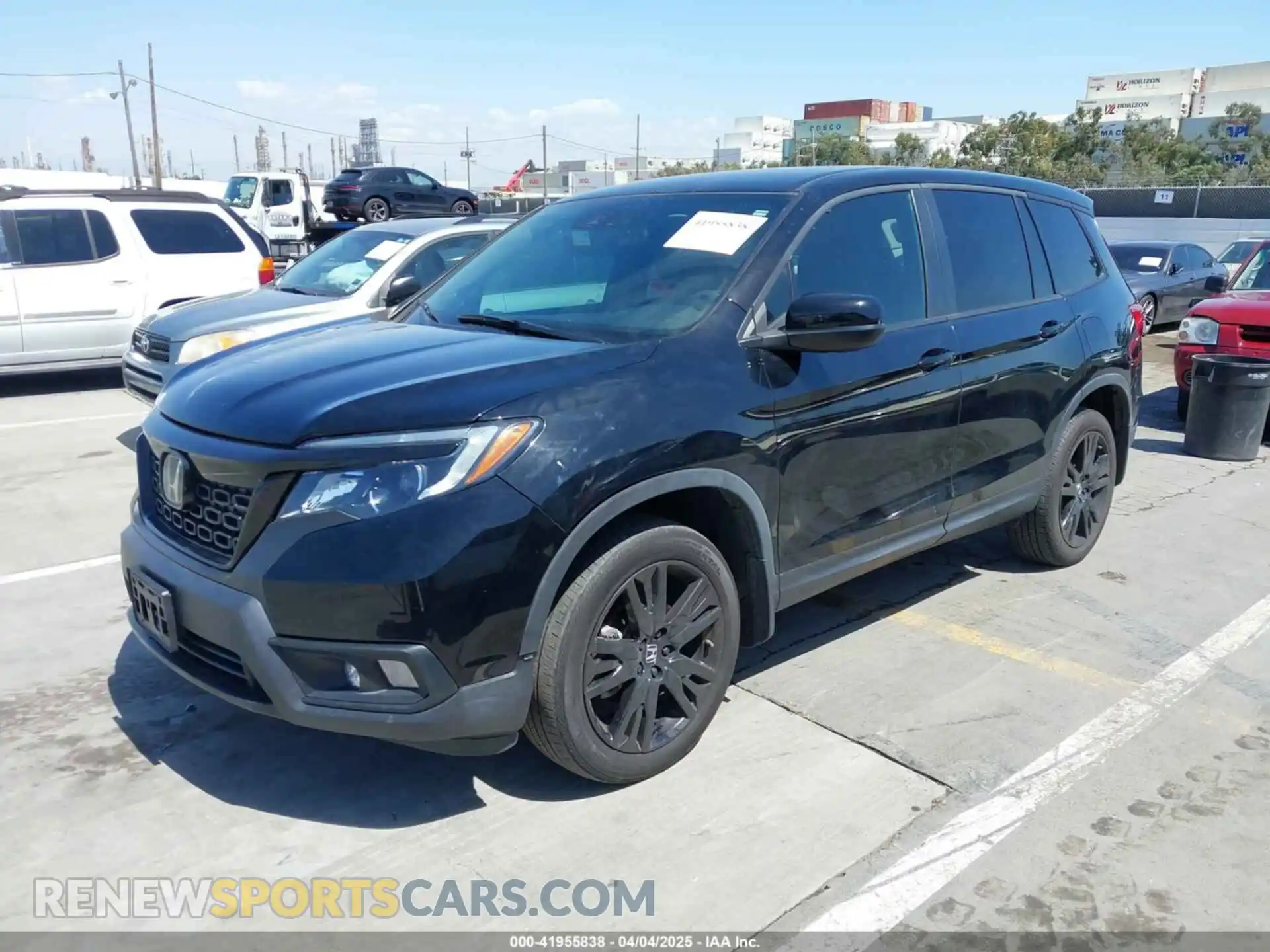 2 Photograph of a damaged car 5FNYF8H21MB038592 HONDA PASSPORT 2021