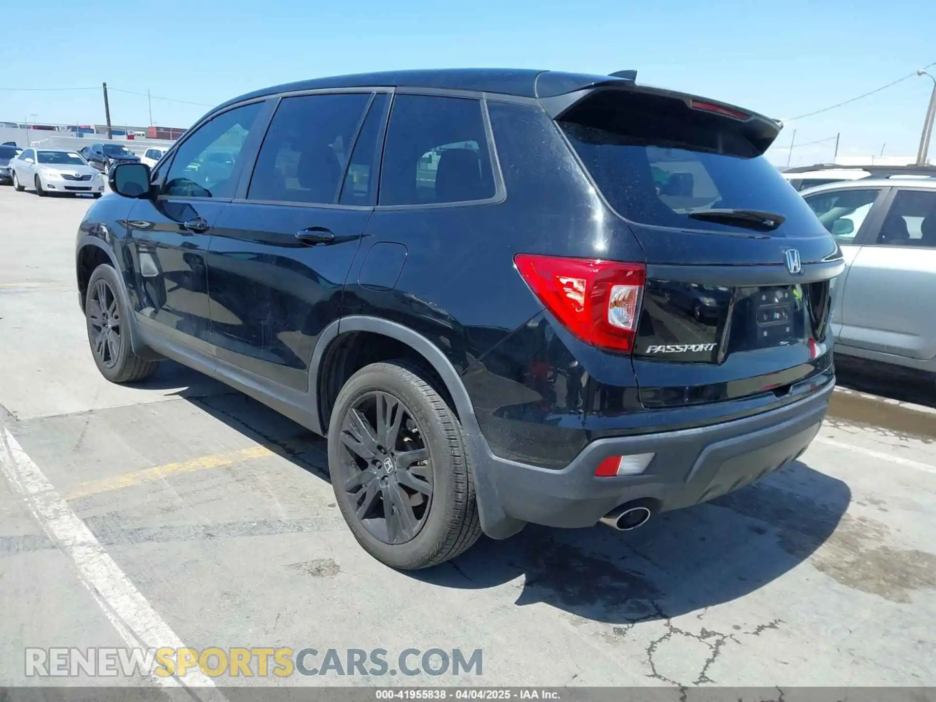 3 Photograph of a damaged car 5FNYF8H21MB038592 HONDA PASSPORT 2021
