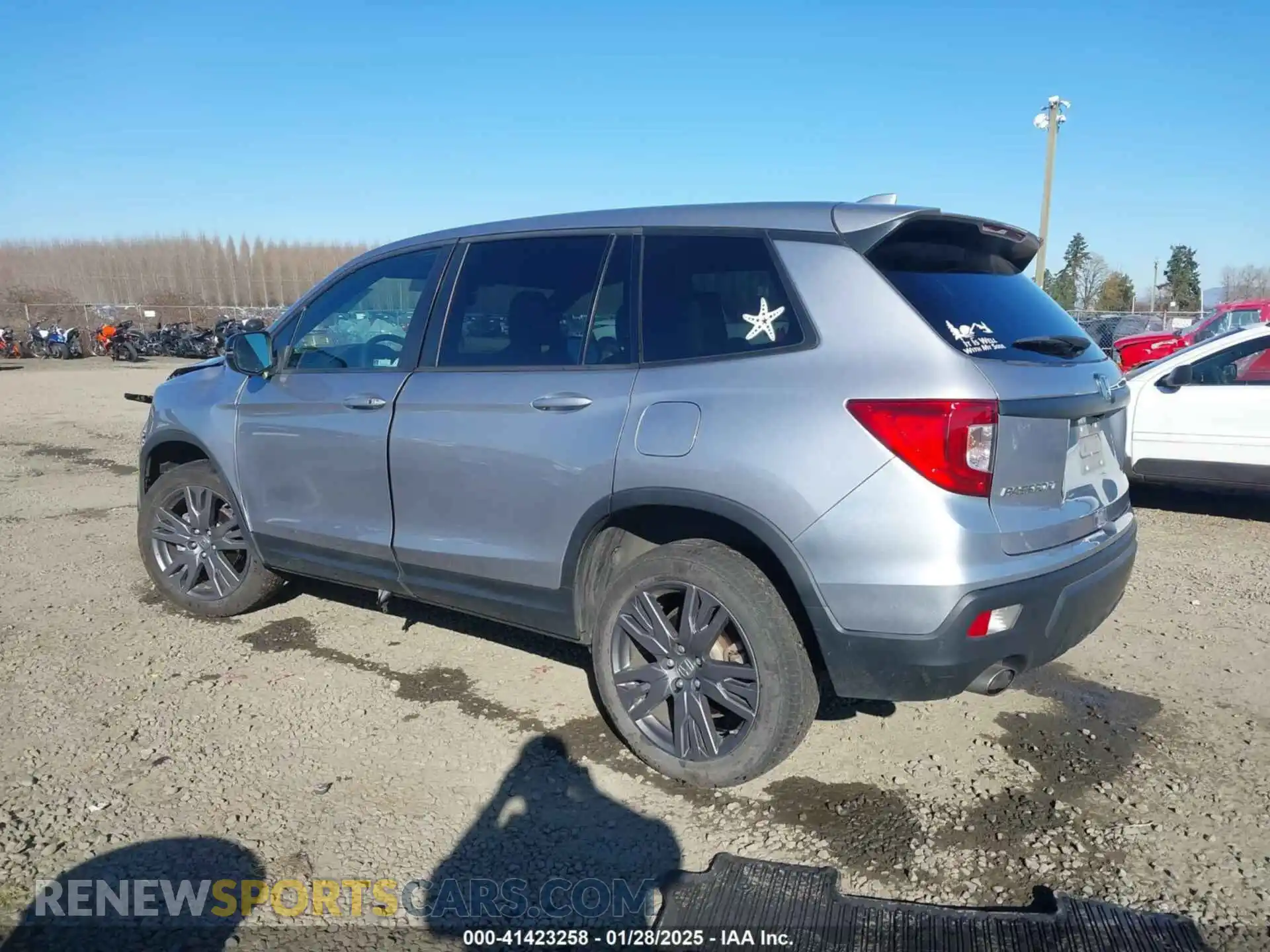 3 Photograph of a damaged car 5FNYF8H54MB026155 HONDA PASSPORT 2021