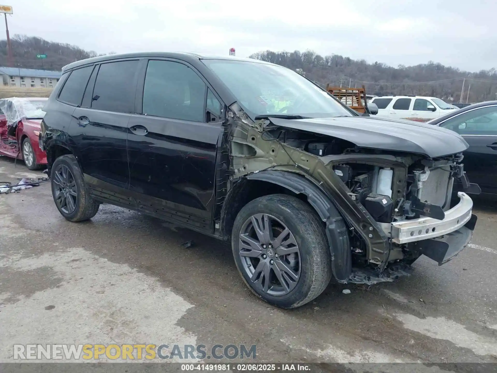 1 Photograph of a damaged car 5FNYF8H55MB011857 HONDA PASSPORT 2021