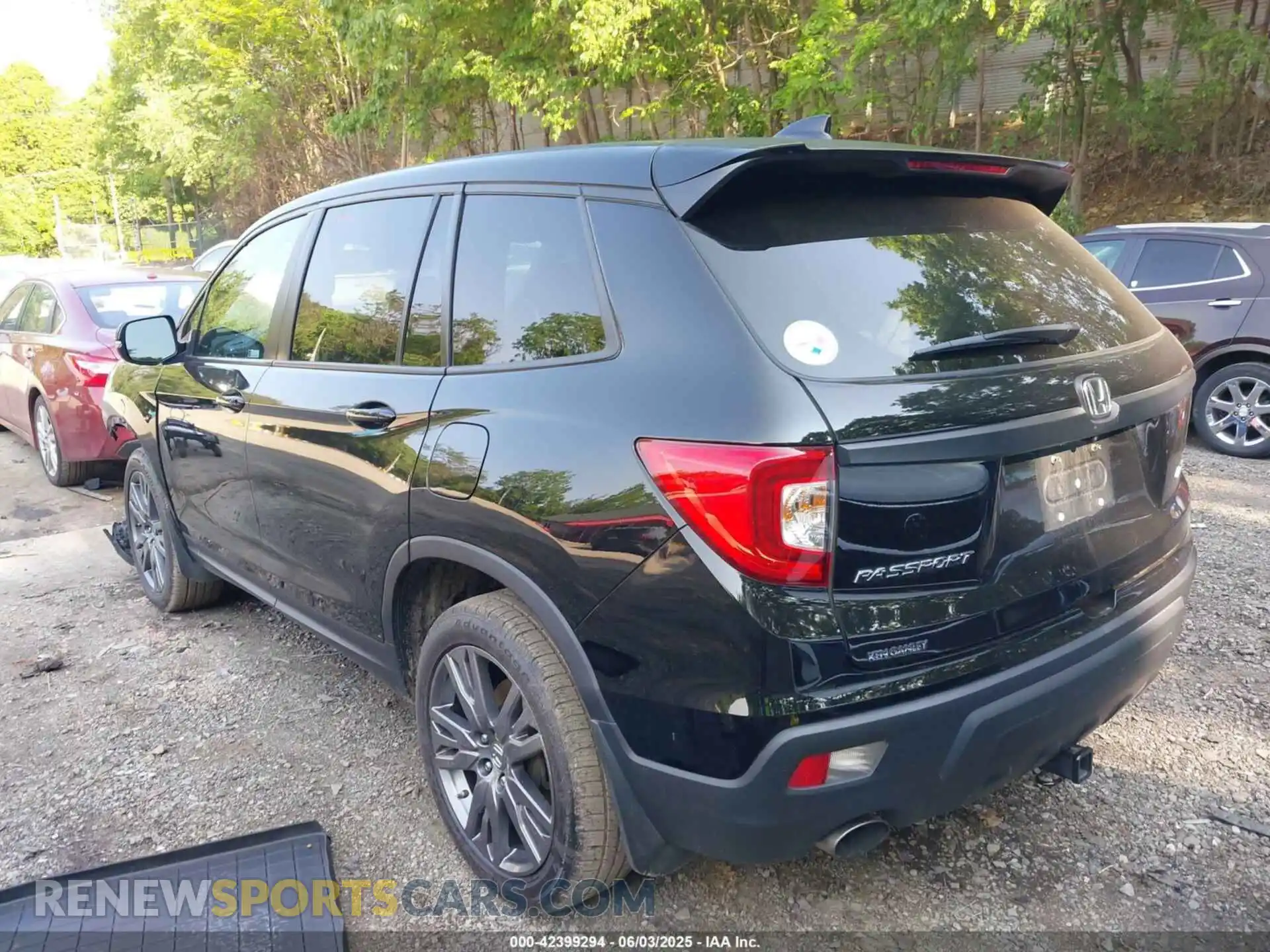 3 Photograph of a damaged car 5FNYF8H57MB022083 HONDA PASSPORT 2021