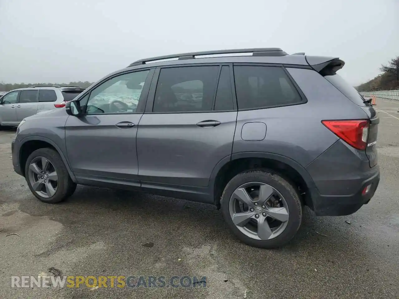2 Photograph of a damaged car 5FNYF8H93MB038977 HONDA PASSPORT 2021