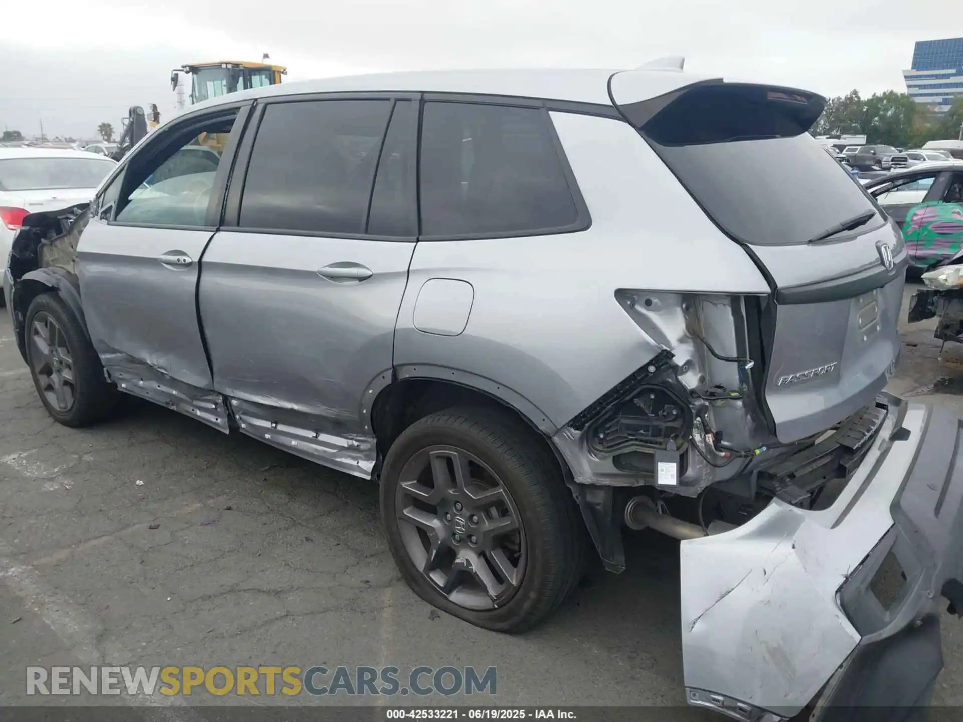 3 Фотография поврежденного автомобиля 5FNYF7H52NB003467 HONDA PASSPORT 2022