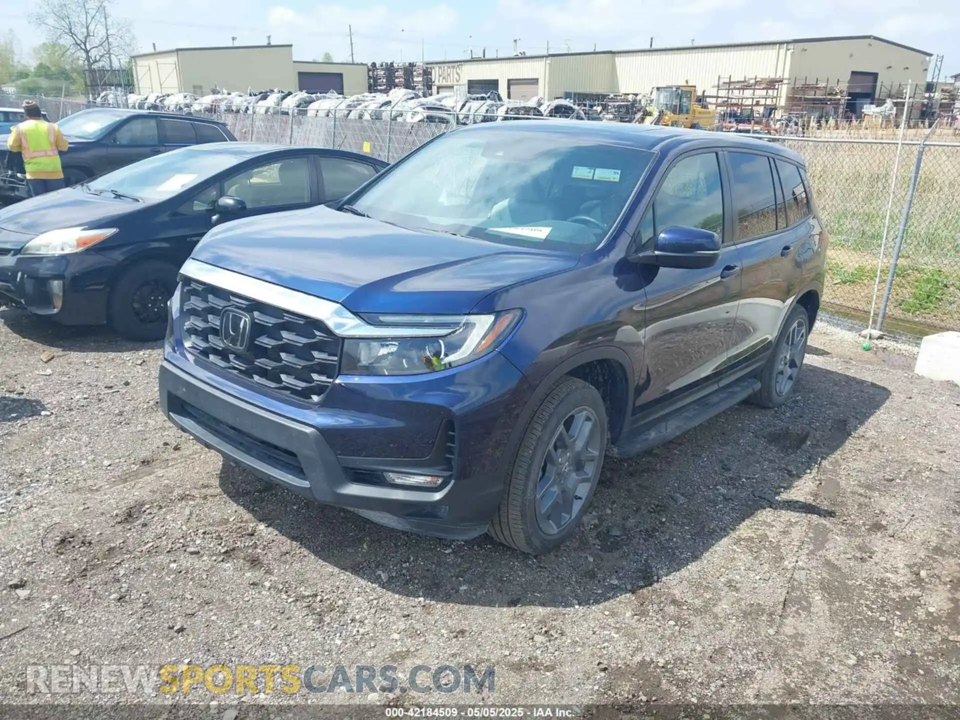 2 Фотография поврежденного автомобиля 5FNYF8H57PB004896 HONDA PASSPORT 2023
