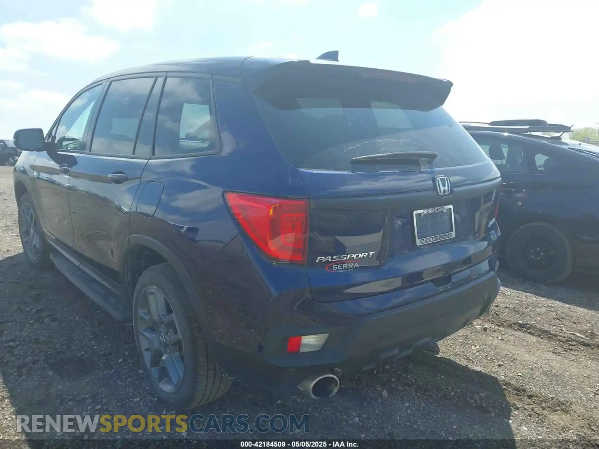 3 Фотография поврежденного автомобиля 5FNYF8H57PB004896 HONDA PASSPORT 2023