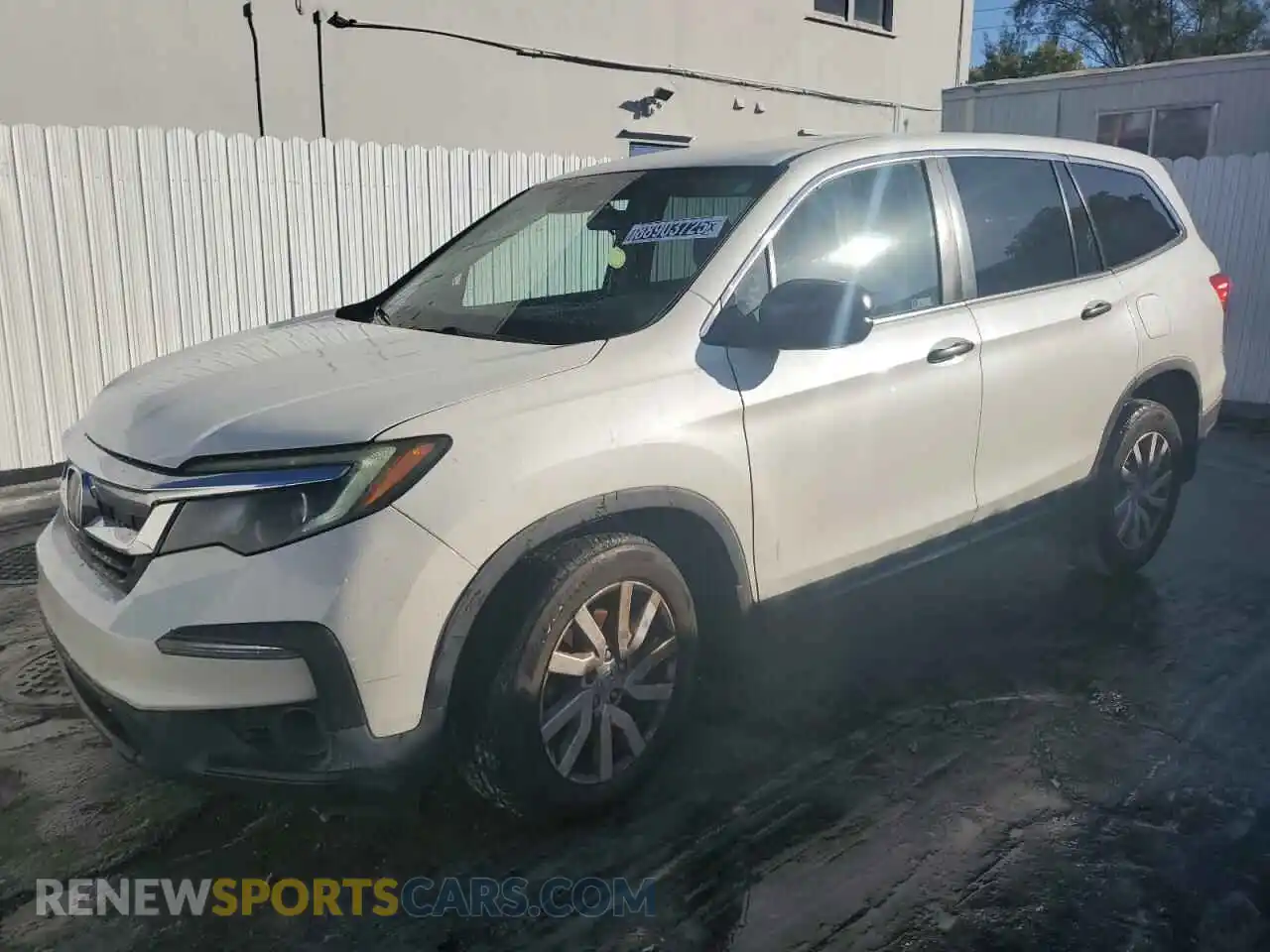1 Photograph of a damaged car 5FNYF5H10KB012925 HONDA PILOT 2019