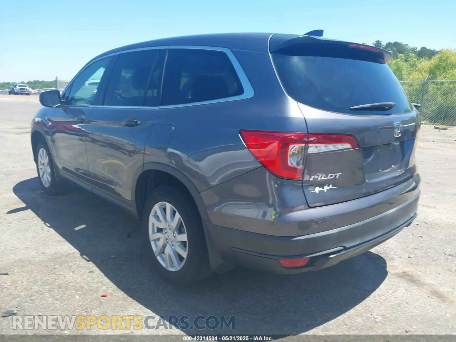 3 Photograph of a damaged car 5FNYF5H13KB044784 HONDA PILOT 2019