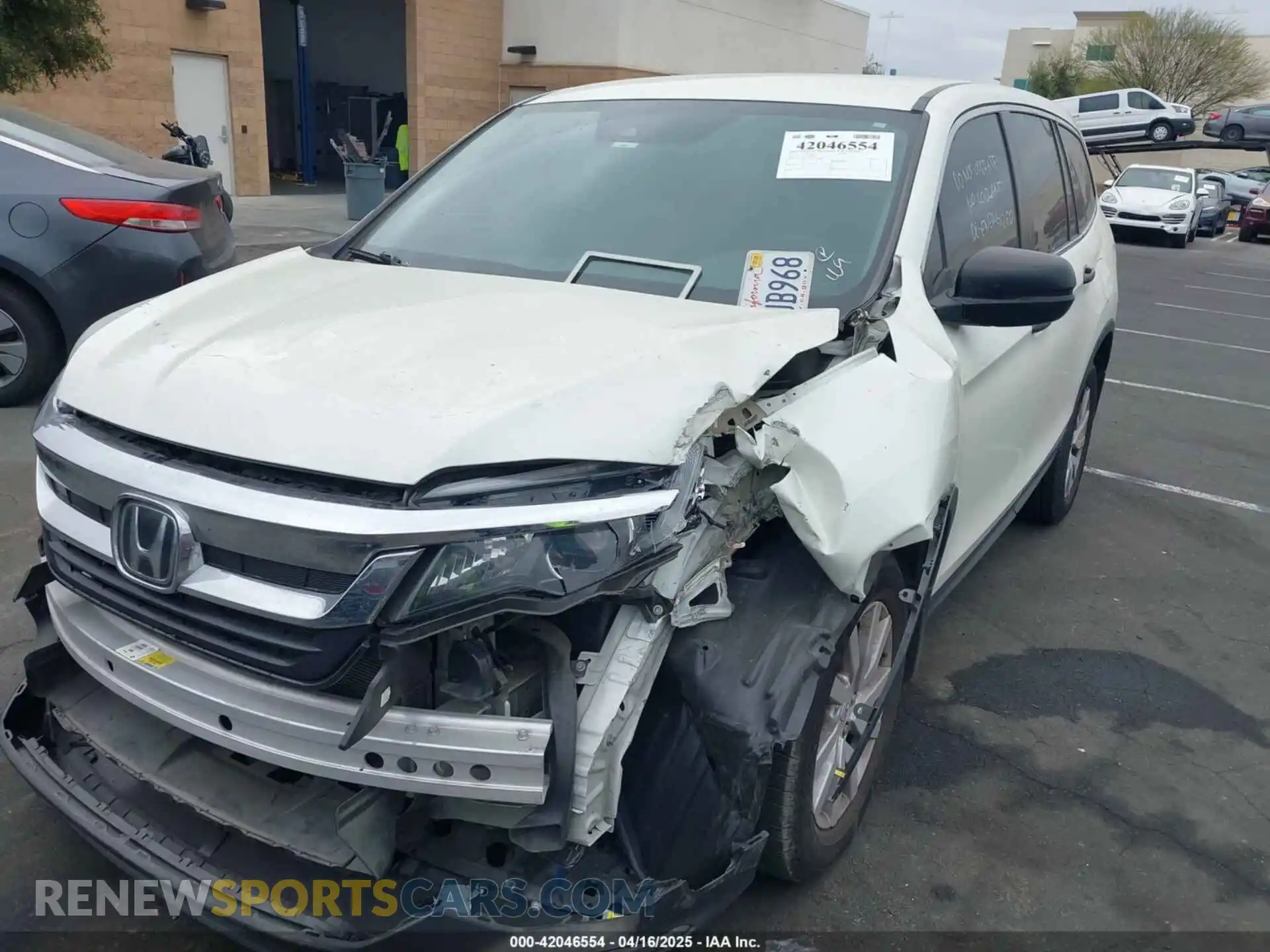 2 Photograph of a damaged car 5FNYF5H15KB026075 HONDA PILOT 2019