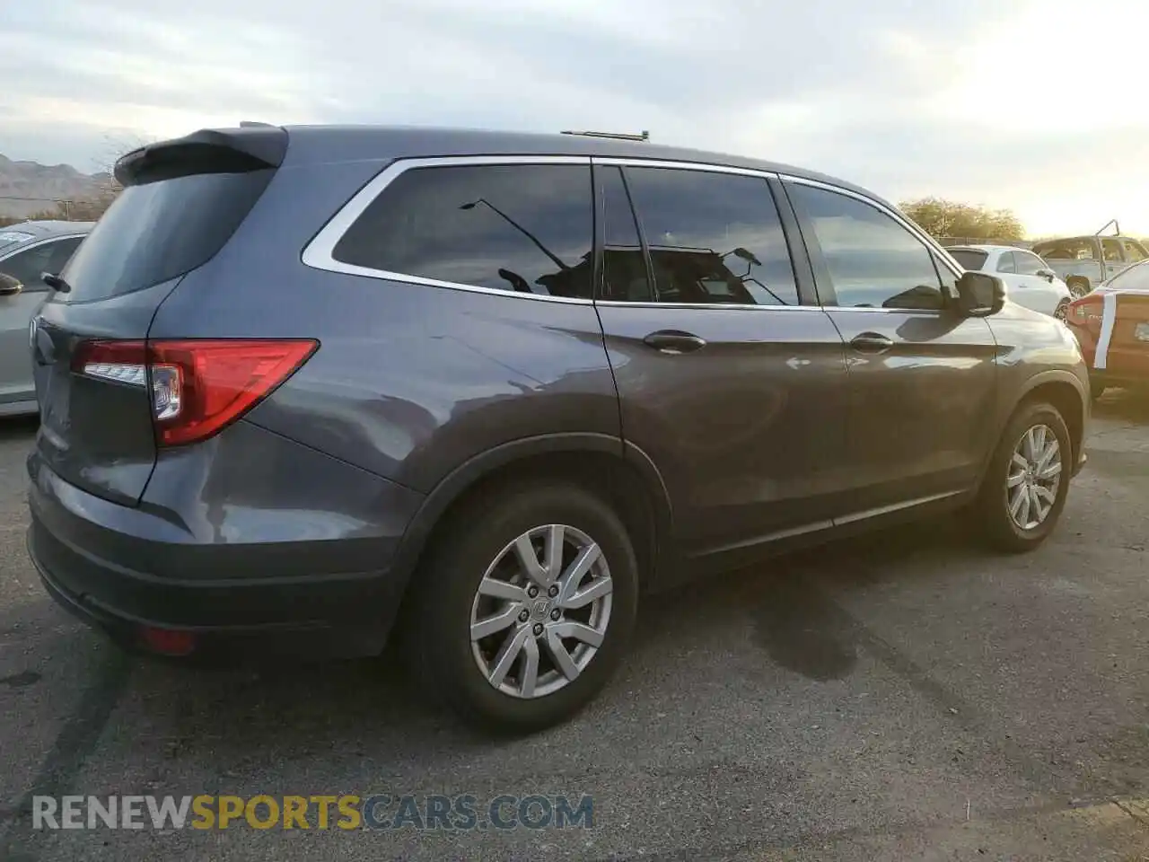 3 Photograph of a damaged car 5FNYF5H18KB024014 HONDA PILOT 2019