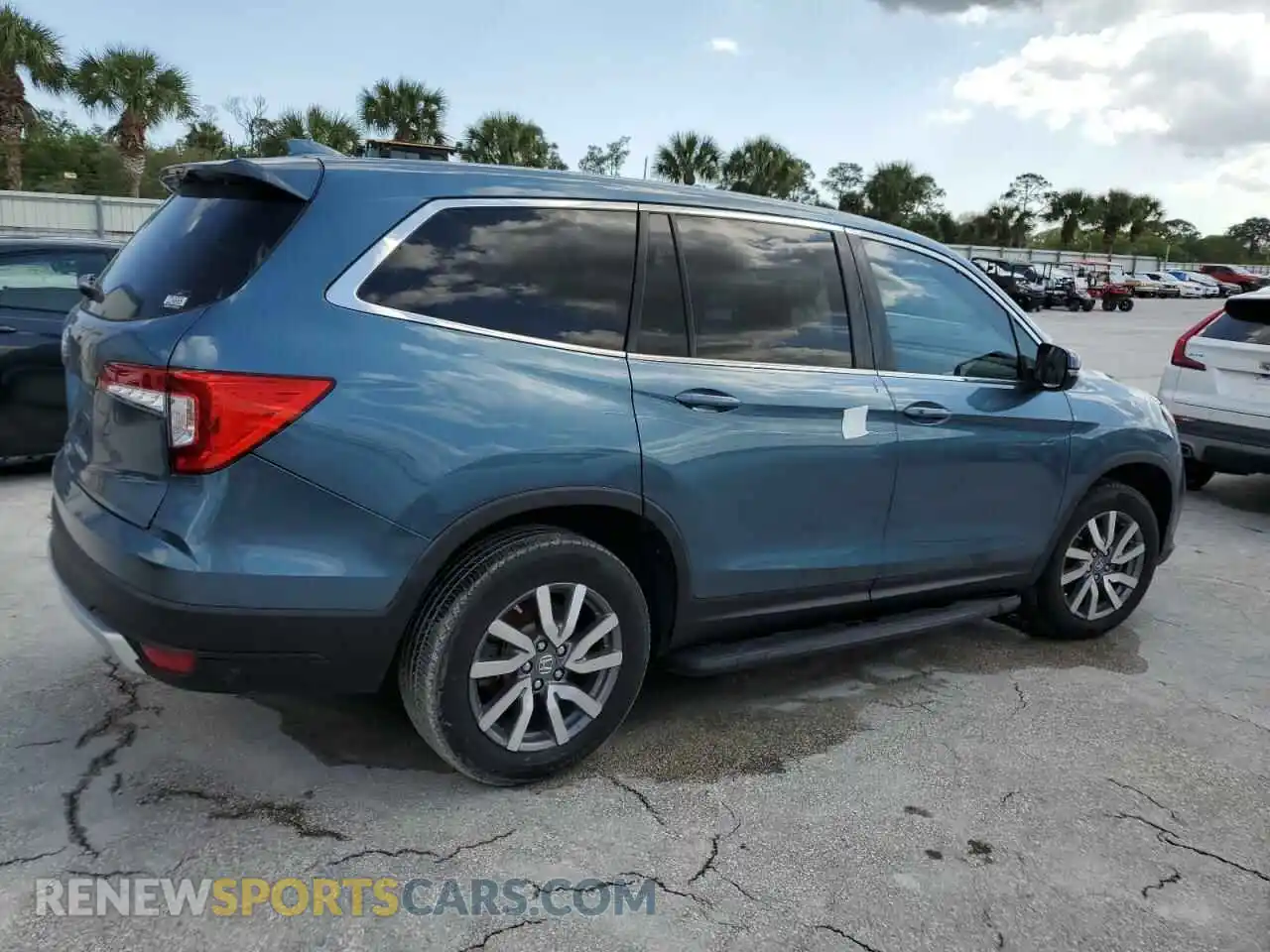 3 Photograph of a damaged car 5FNYF5H34KB033391 HONDA PILOT 2019