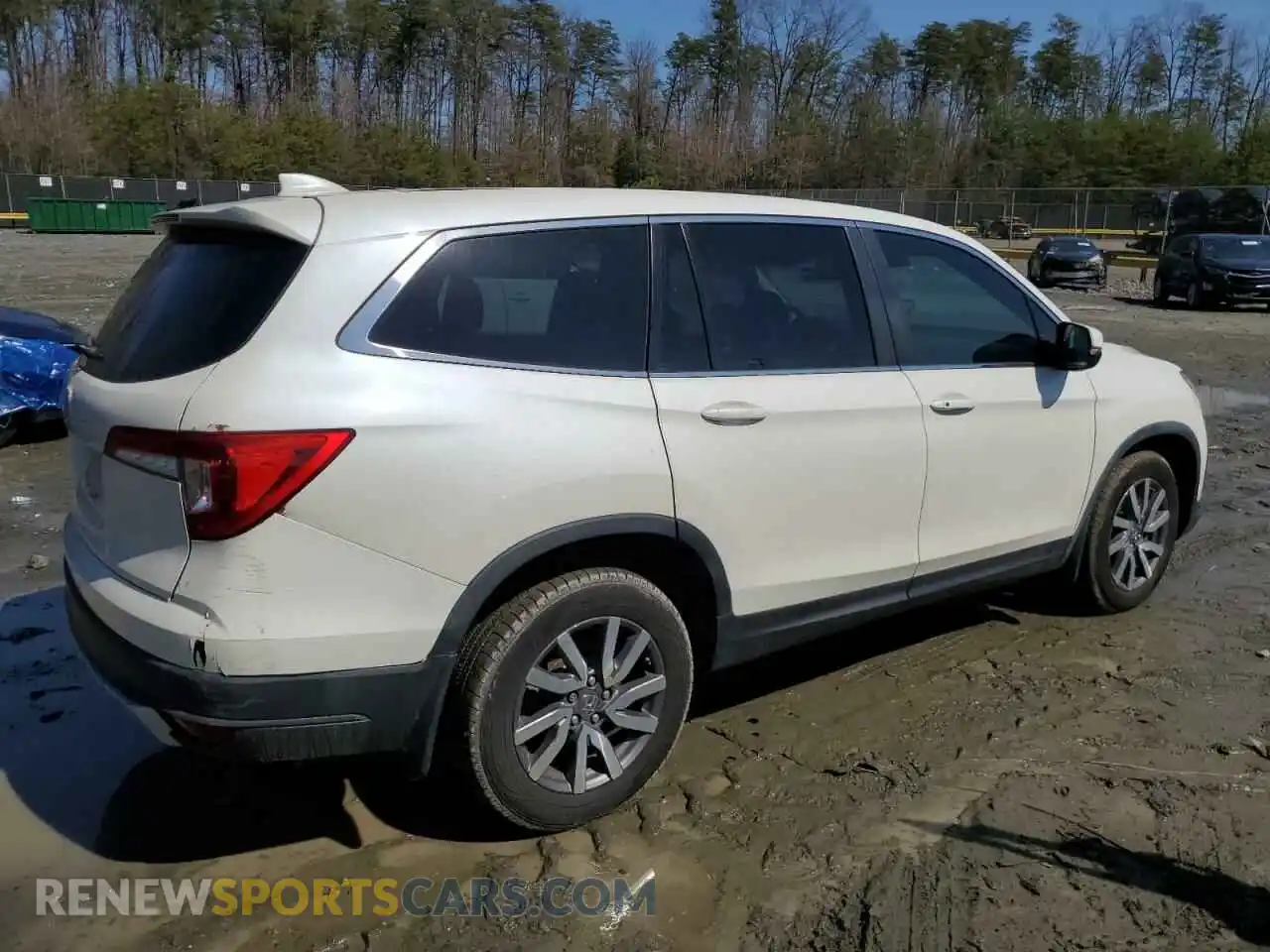 3 Photograph of a damaged car 5FNYF5H36KB019797 HONDA PILOT 2019