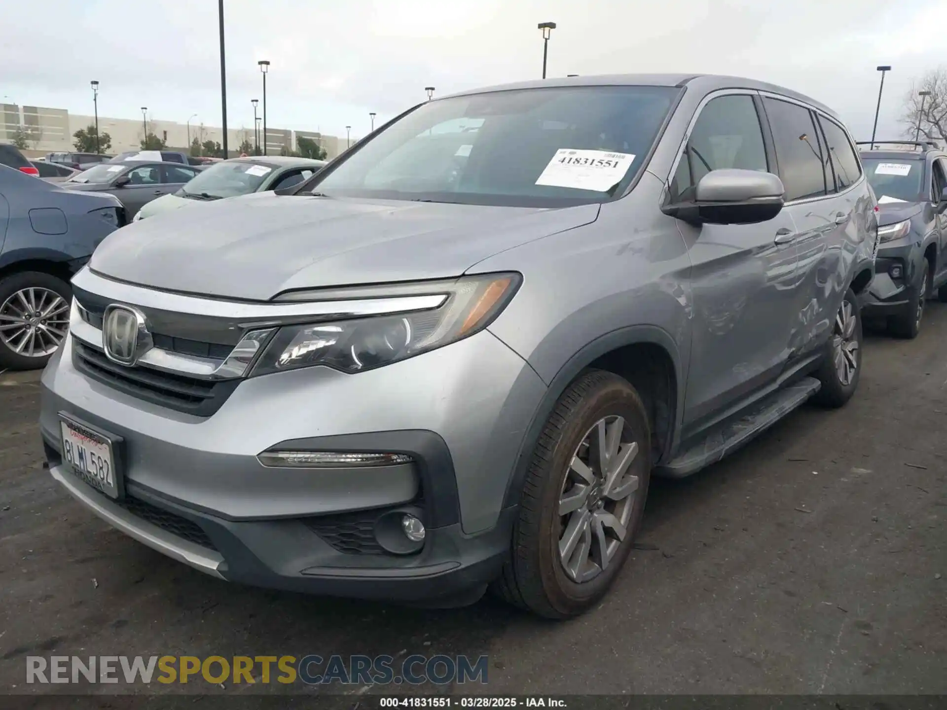 2 Photograph of a damaged car 5FNYF5H38KB038500 HONDA PILOT 2019