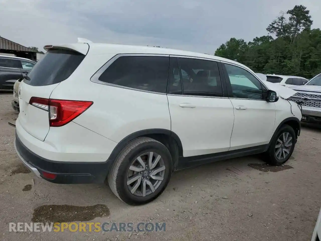 3 Photograph of a damaged car 5FNYF5H44KB004997 HONDA PILOT 2019
