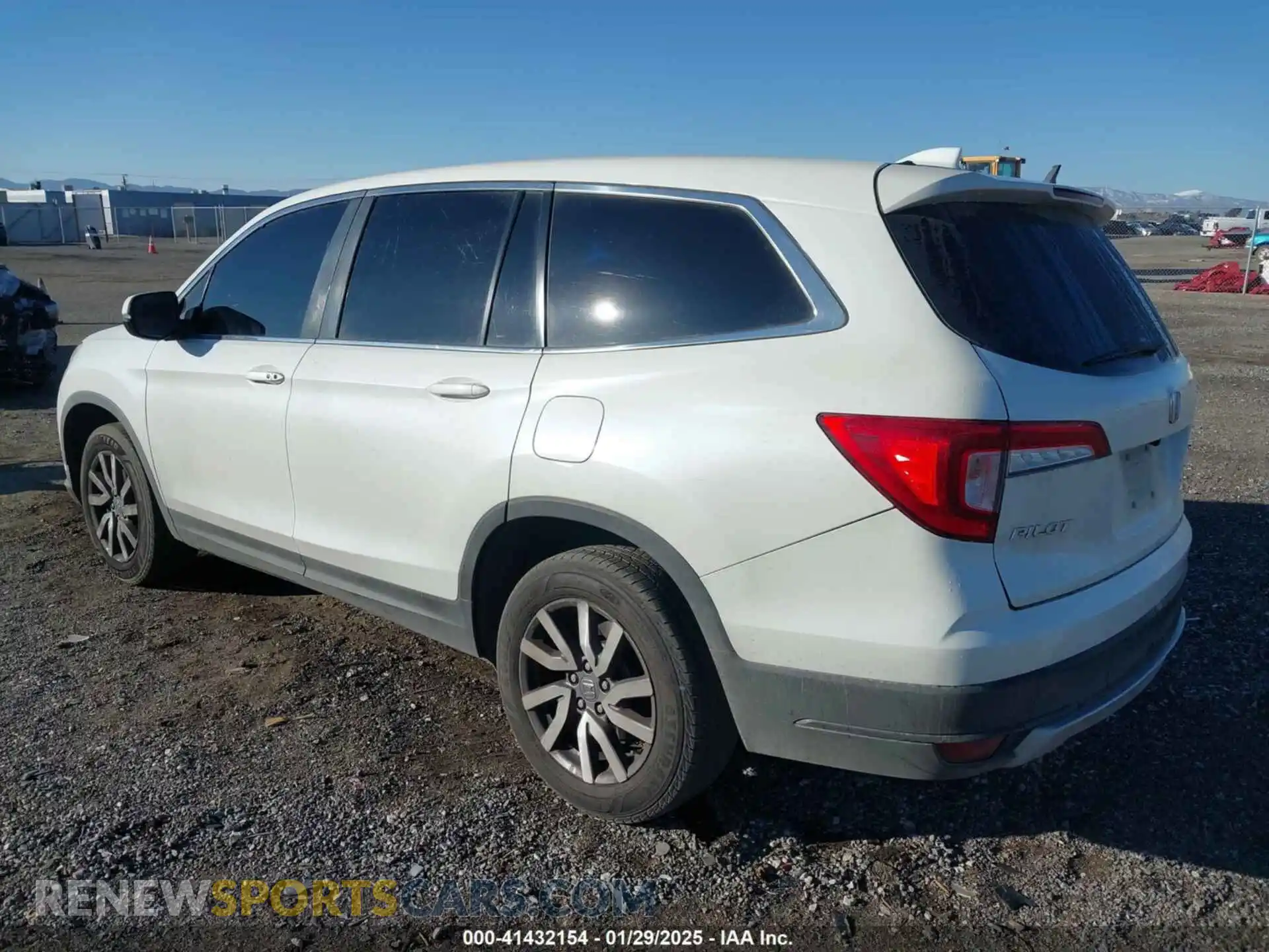 3 Photograph of a damaged car 5FNYF5H4XKB009301 HONDA PILOT 2019