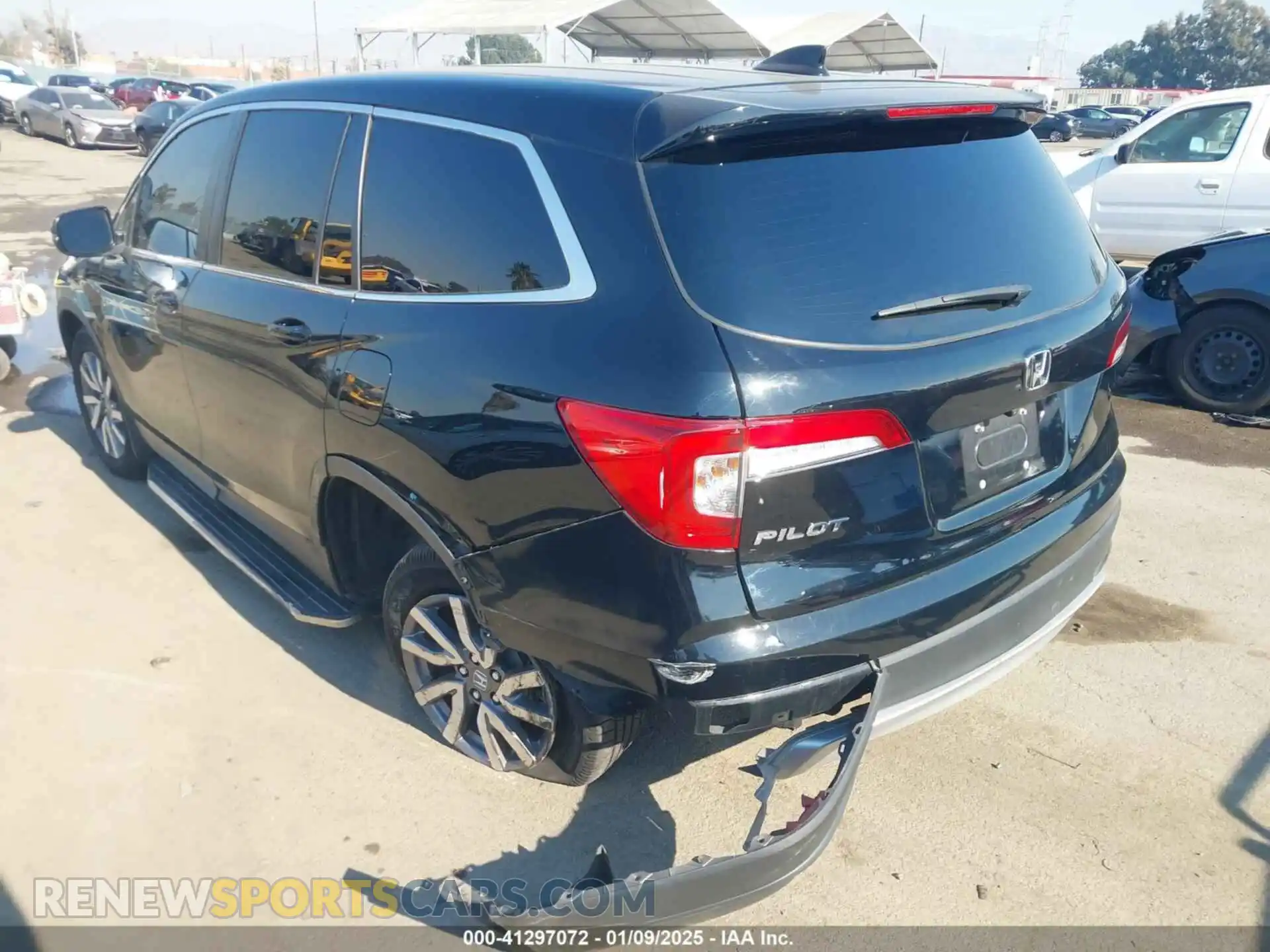 3 Photograph of a damaged car 5FNYF5H50KB042851 HONDA PILOT 2019